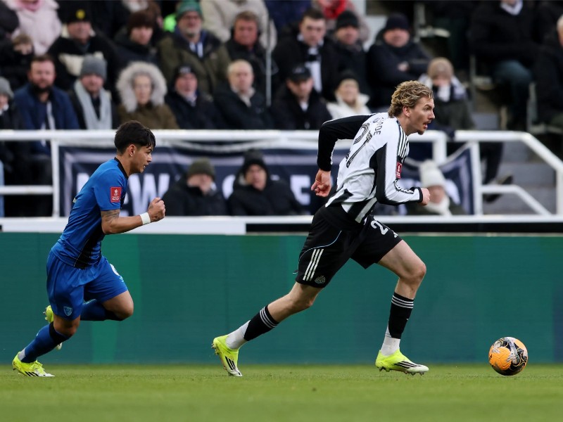 Newcastle được đánh giá nhỉnh hơn Bournemouth